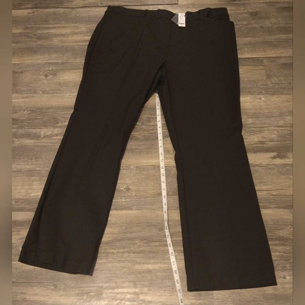 NY & Co All-Season Stretch Mid-Rise Bootcut Pant - Picture 5 of 9